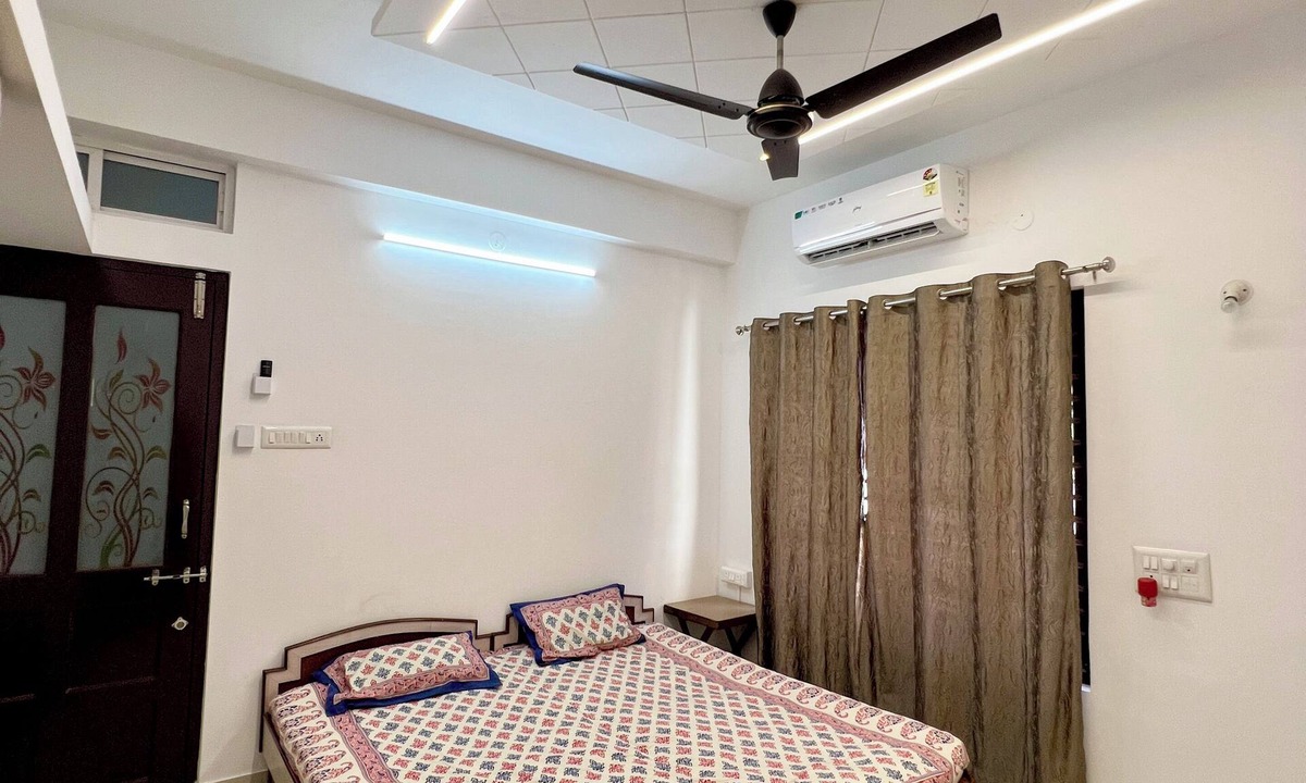 Bhuj House | Nisarg Homestay with Kitchen