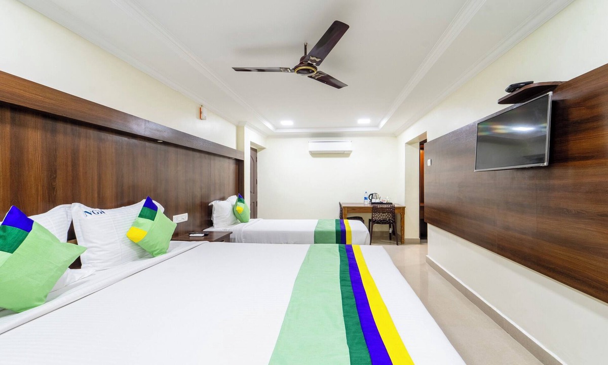 Nanganallur Hotel | NVR RESIDENCY