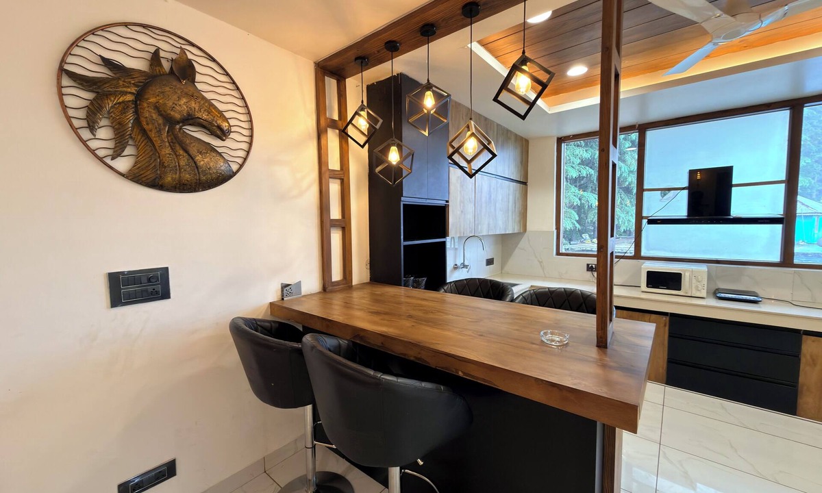 Manali Apartment | Oak & Amber Retreat