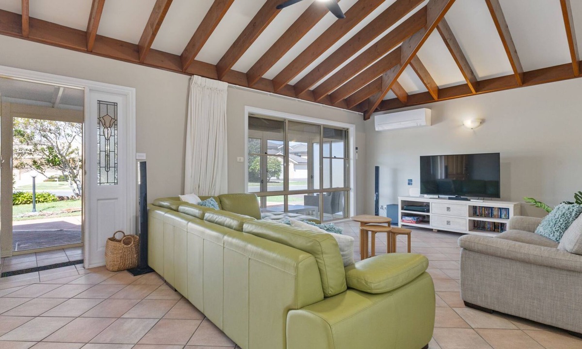 Fingal Bay House | Occy's at Fingal Bay