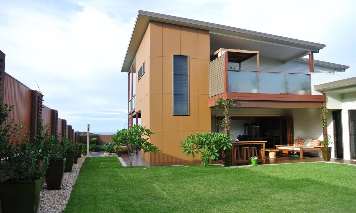 Emerald Beach House | Ocean views, Kangaroos and a Beach House Getaway in the ideal destination.