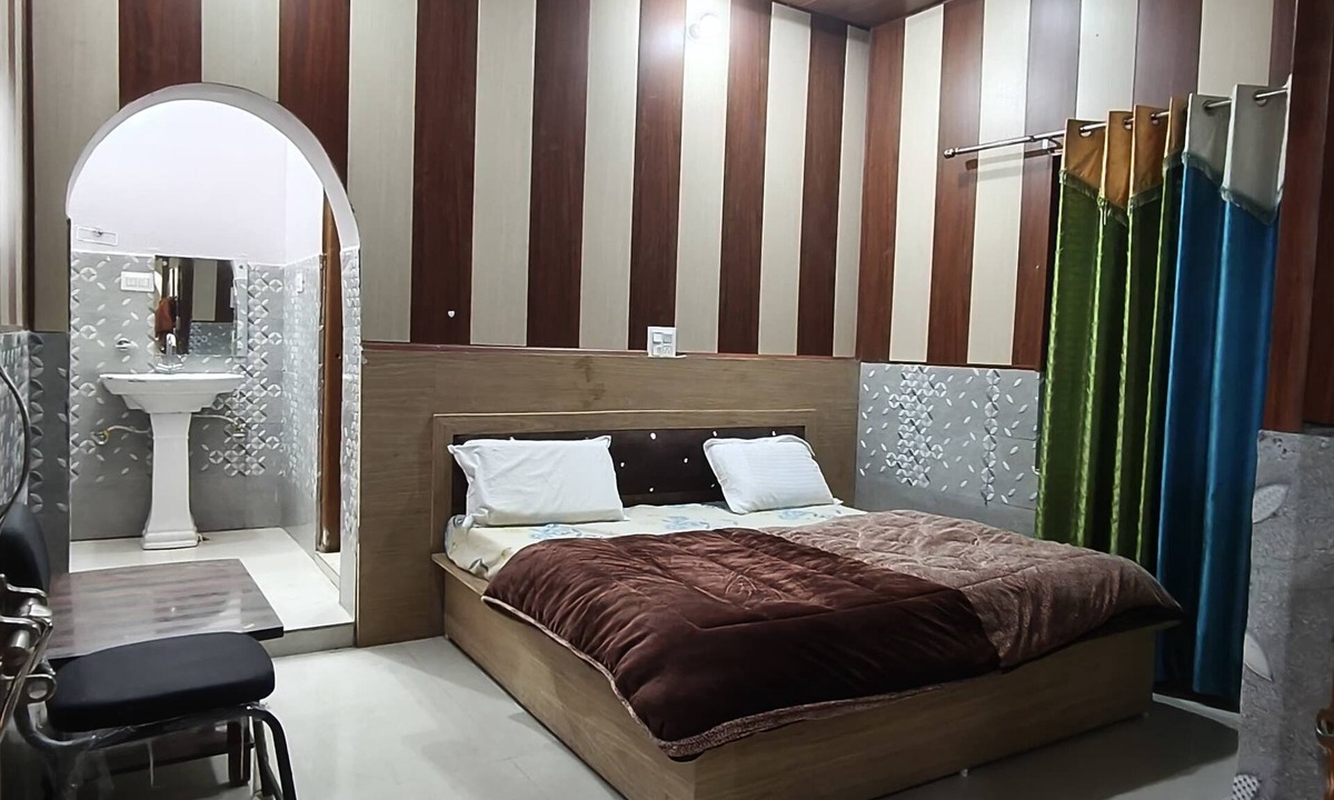 Kharsali Hotel | Omji - Kalindi Seva Sadan