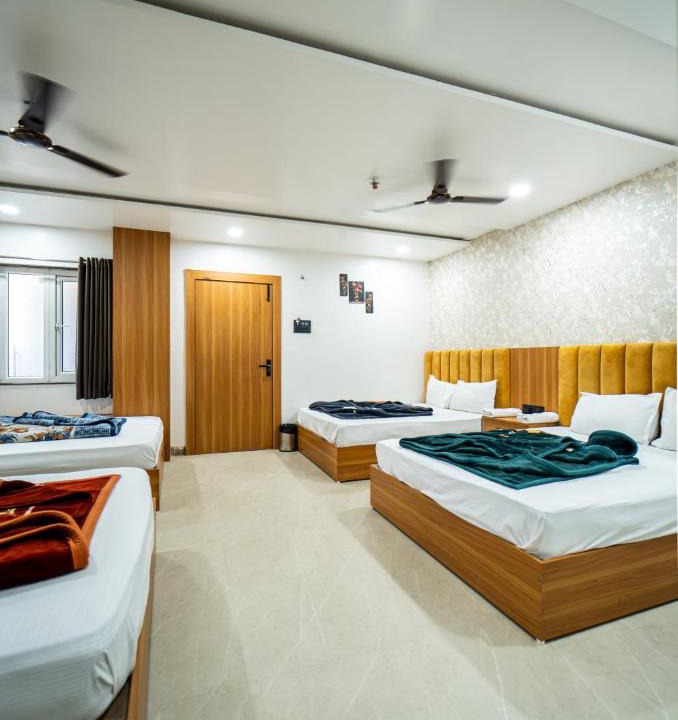Sarnath Hotel | Omji Niwas Shri Rudra, Sarnath