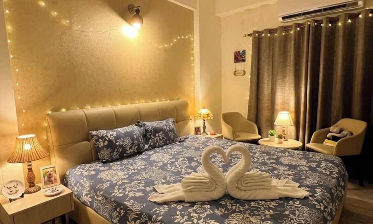 Vrindavan Hotel | Orchid Hare Krishna bd. Prem Mandir