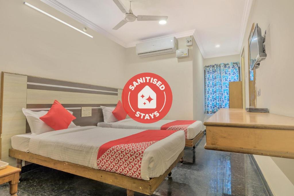 Lakdi Ka Pul Hotel | OYO 11428 Hotel Krishna's Residency