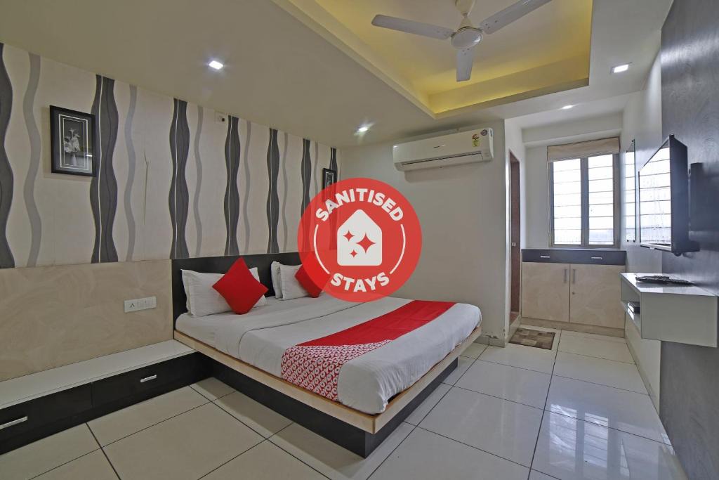 Chandkheda Hotel | OYO 3056 Hotel Sigma Inn