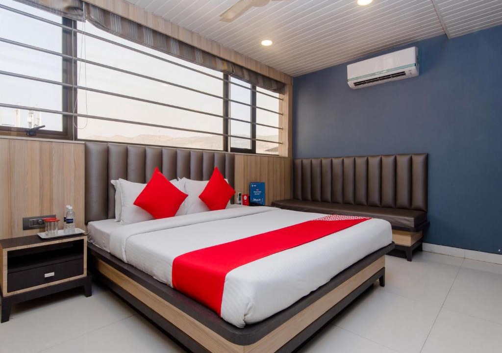 Nerul Hotel | OYO 8069 Hotel Pratiksha Residency