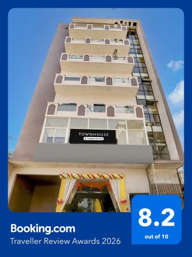 Varanasi Hotel | OYO Townhouse Hyderabad Gate IIT BHU Formerly RK Heights