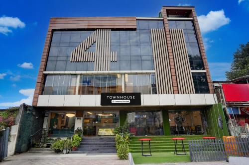 Civil Lines Hotel | OYO Townhouse Prayagraj Central Bus Terminal Formerly Hotel Four View