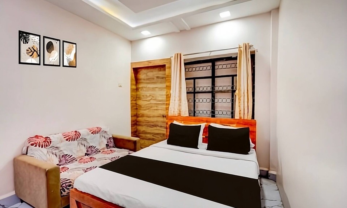 Pimpri Colony Hotel | P1 Staycation