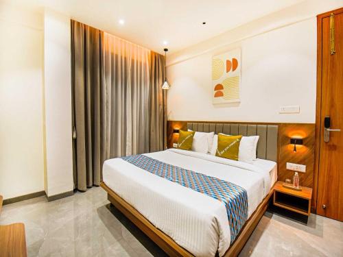 Baner Hotel | Palette Hotel And Residences by CheckIn, Baner Pune