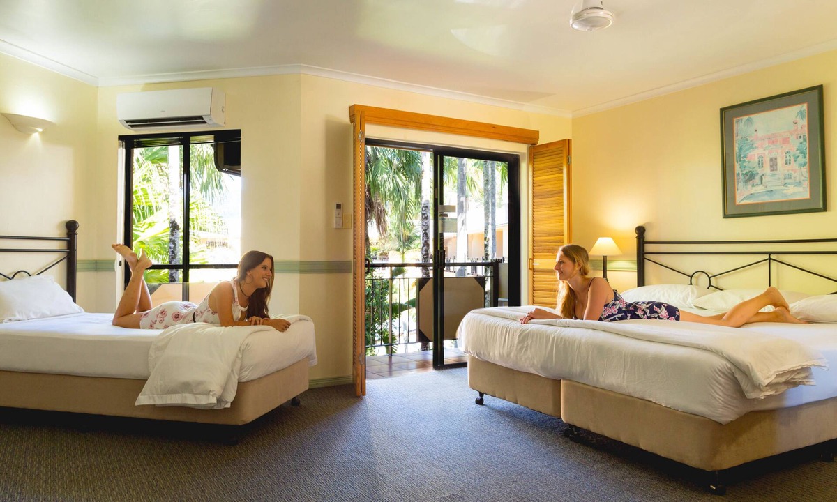 Manunda Hotel | Palm Royale Cairns