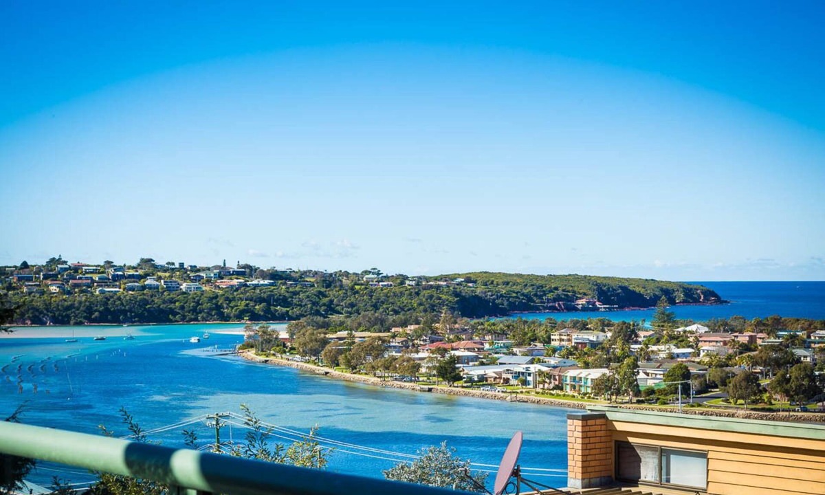 Merimbula Apartment | Panoramic Townhouses (Standard 2 Bedroom Pet Friendly Apartment - 5+ nights