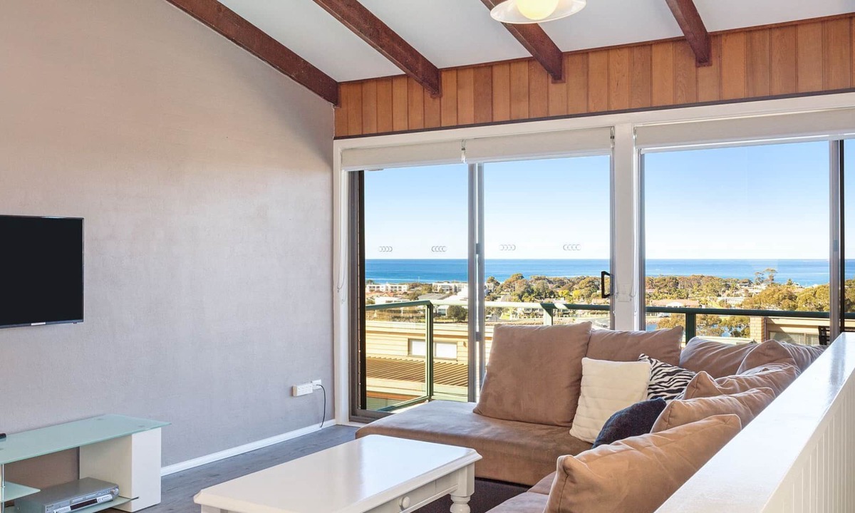 Merimbula Apartment | Panoramic Townhouses (Standard 2 Bedroom Pet Friendly Apartment) - 1+ night