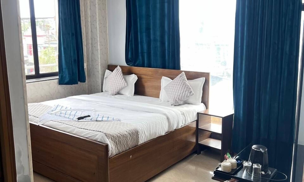 Dehradun Hotel | Paradise Inn