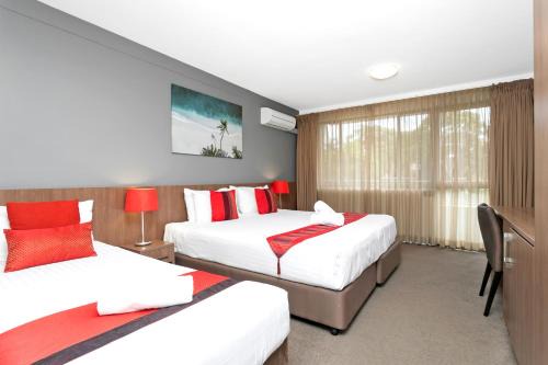 Nelson Bay Hotel | Peninsula Nelson Bay Motel and Serviced Apartments