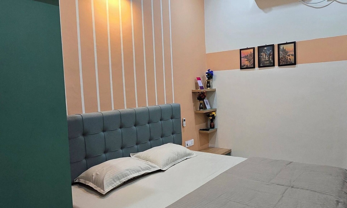 Varanasi House | Perfect 1-bedroom Studio Apartment with AC in Varanasi