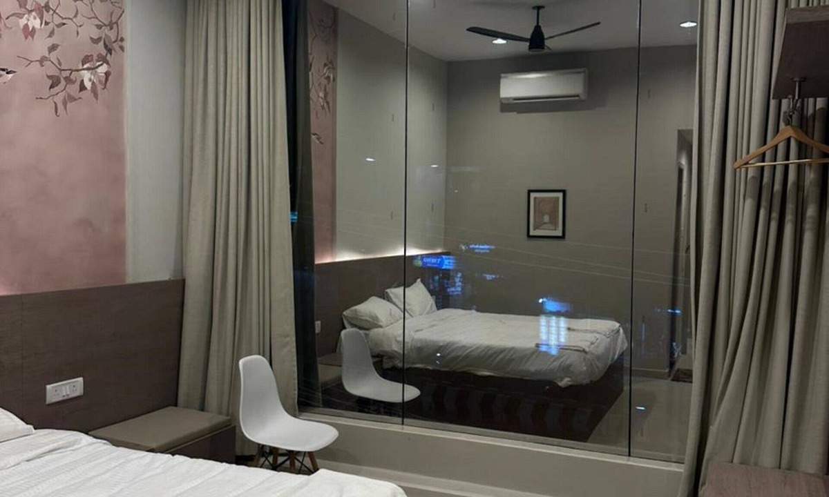 Injambakkam Hotel | Perfect 10-bedroom hotel with AC in lovely Chennai