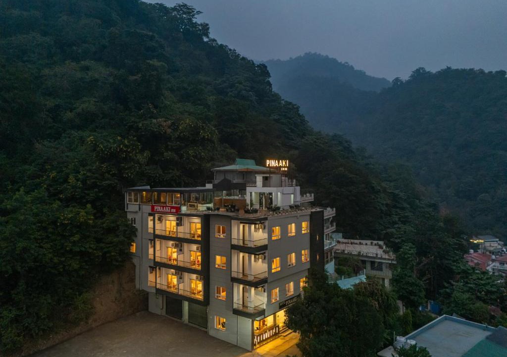 Tapovan Hotel | Perfectstayz Premium Pinaaki Rooftop cafe with Ganges view