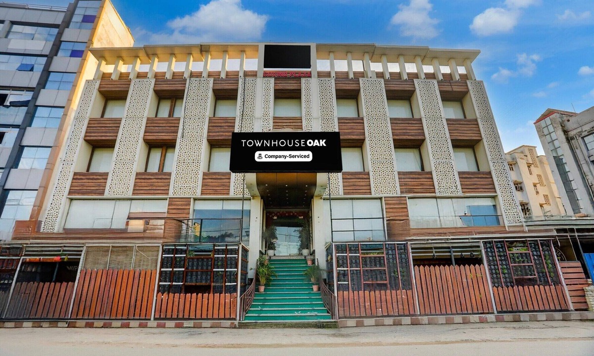 Danapur House | PremiumTHE GOLDEN CROWN HOTEL