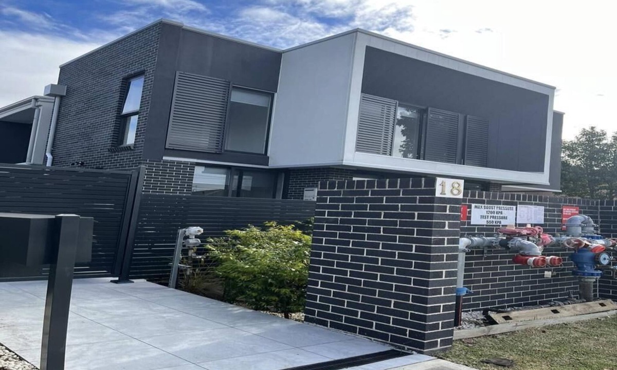 Toongabbie House | Private Room for Rent