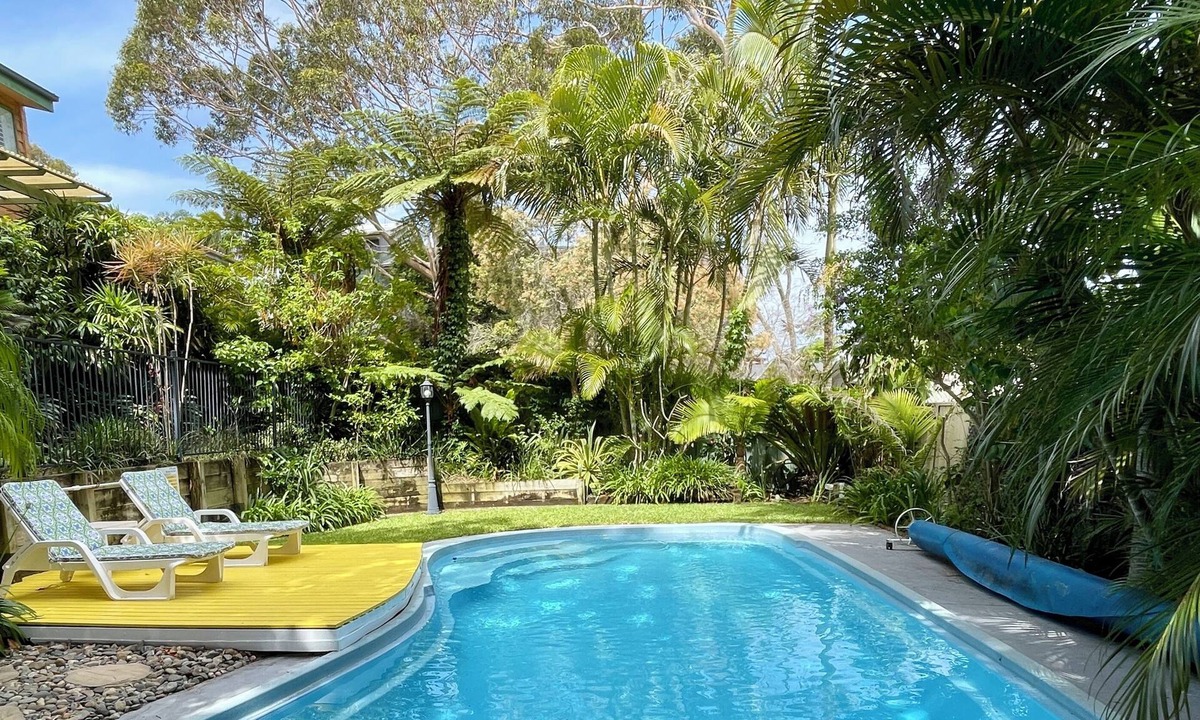 Nelson Bay House | Private & spacious family retreat with aircon & pool.