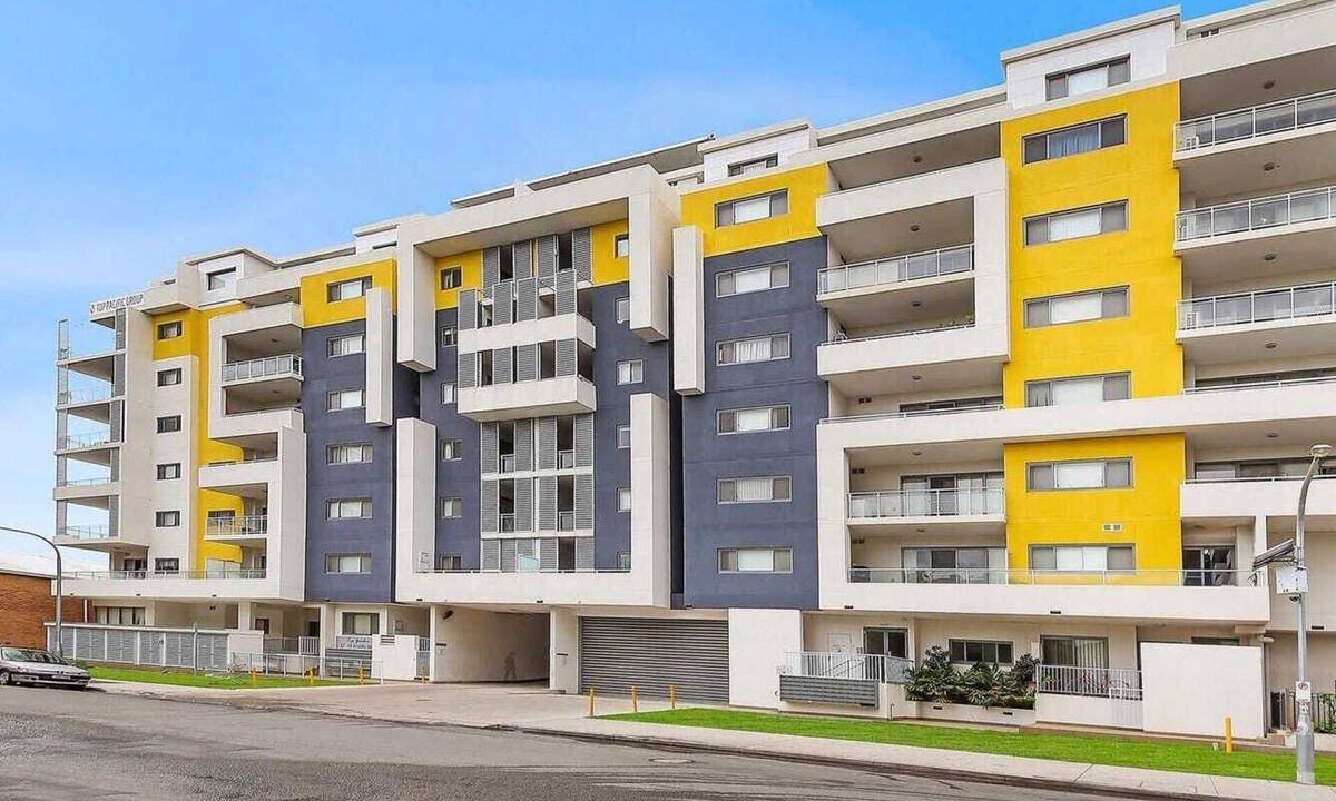 Wolli Creek Apartment | ProHouse - 3bed 3 bath, near Airport, Sydney CBD. walk to Train Station