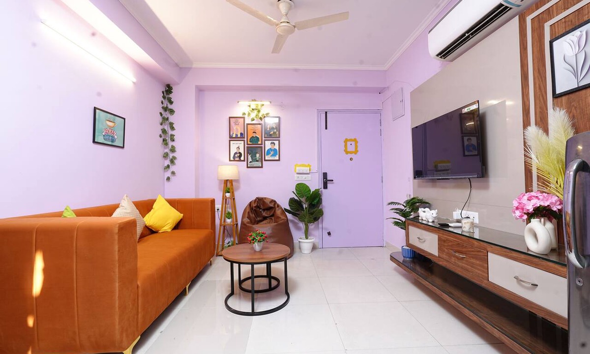 Jaipur Apartment | Purple Door Apt| Central Jaipur 2BHK w sunset view