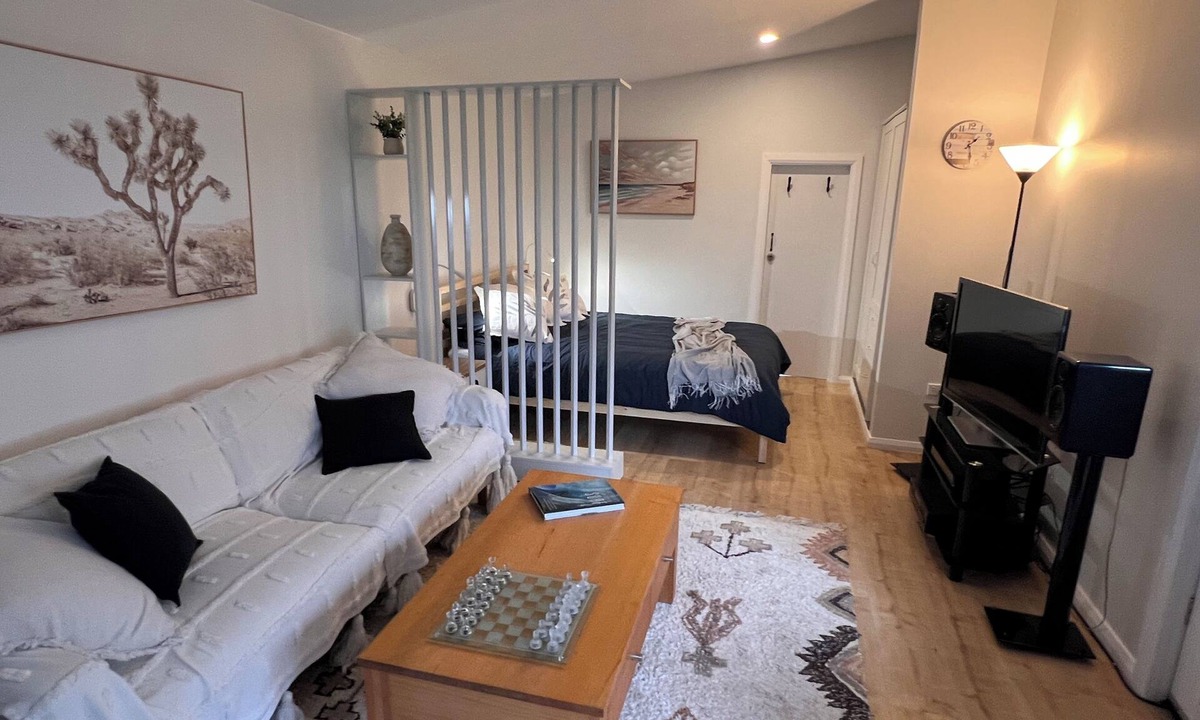 Budgewoi Apartment | Quiet, comfortable, self-contained studio in great beachside/lakeside location!