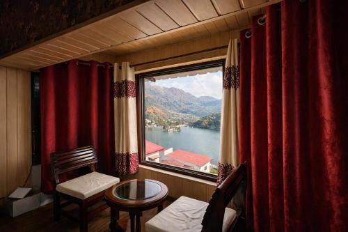 Bhimtal Villa | RaahgirStays The Lake Nest