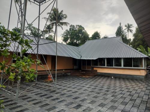 Kodanad House | Raanthal Woods Homestay