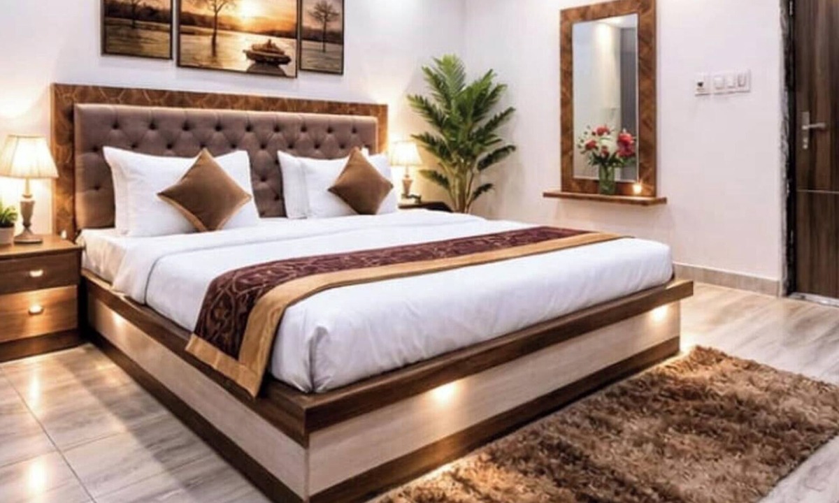 Agra Hotel | Radha Krishna Guest House