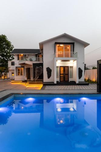 Bhiwadi Villa | Raj Farms by ELIVAAS 3BHK Villa with Private Swimming Pool, Kids Room and An Outhouse