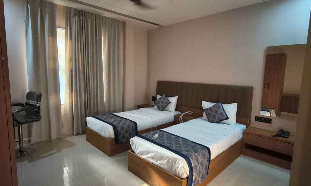 Kushinagar Hotel | Raja Krishna Mahal