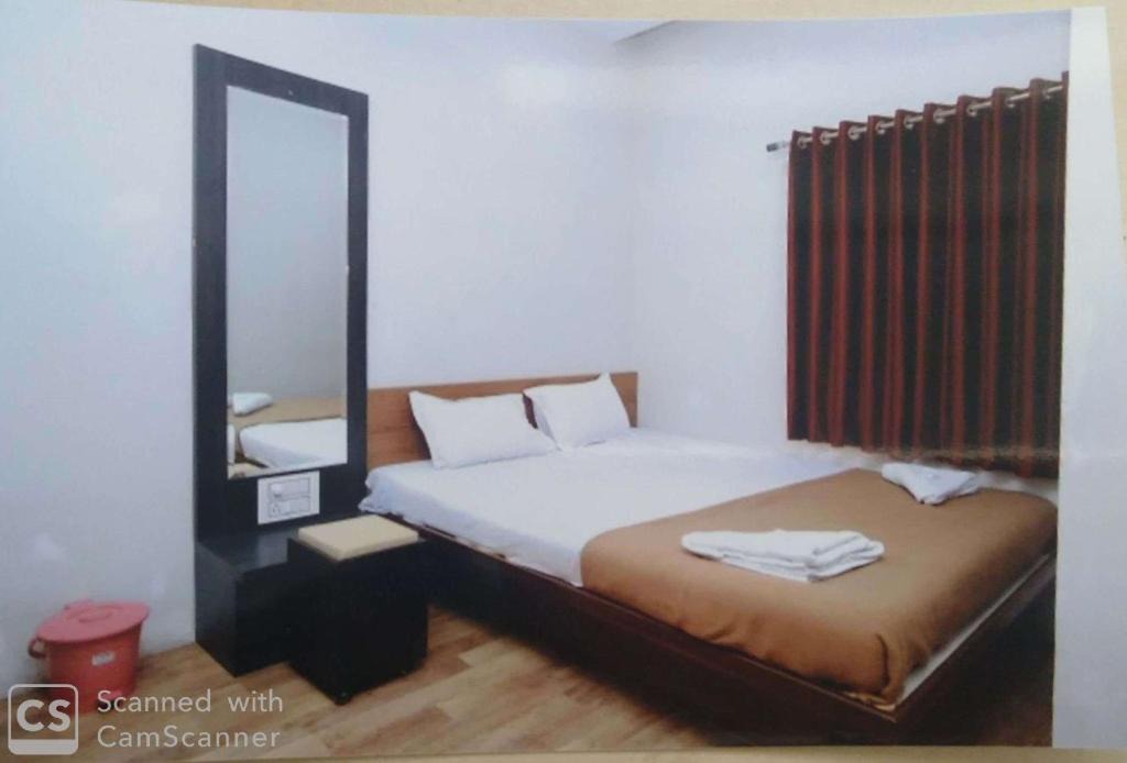 Kolhapur Hotel | Rajhuns Deluxe Lodging