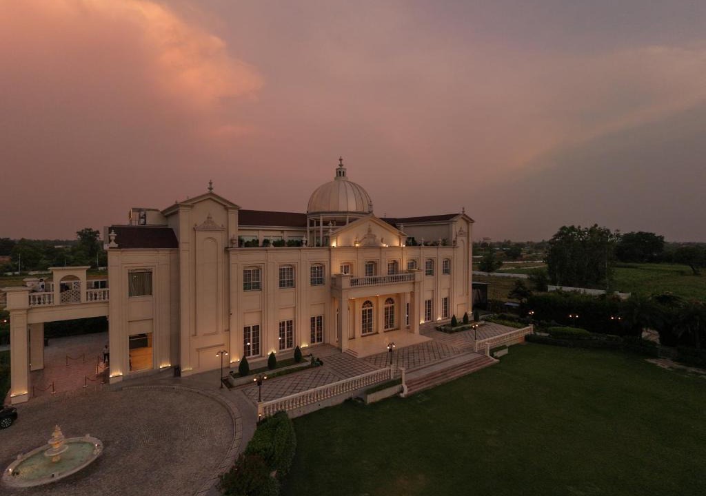 Bareilly Hotel | Rajwada Hotel and Resort