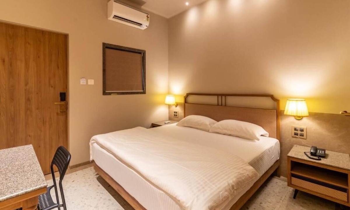 Prabhadevi Hotel | Reay Road Residency Hotel