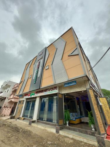 Udaipur District Apartment | Red Gram Hotel