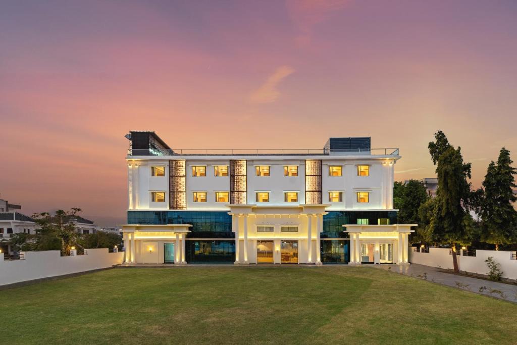 Udaipur Hotel | Redolence Aravali Tree