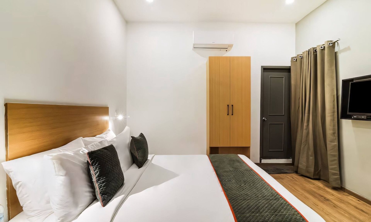 Thoraipakkam Hotel | RG Suites Thoraipakkam