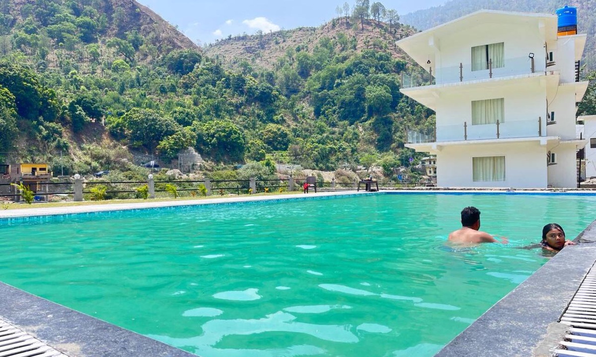 Nainital Hotel | Riverside Near Kainchi Dham Temple