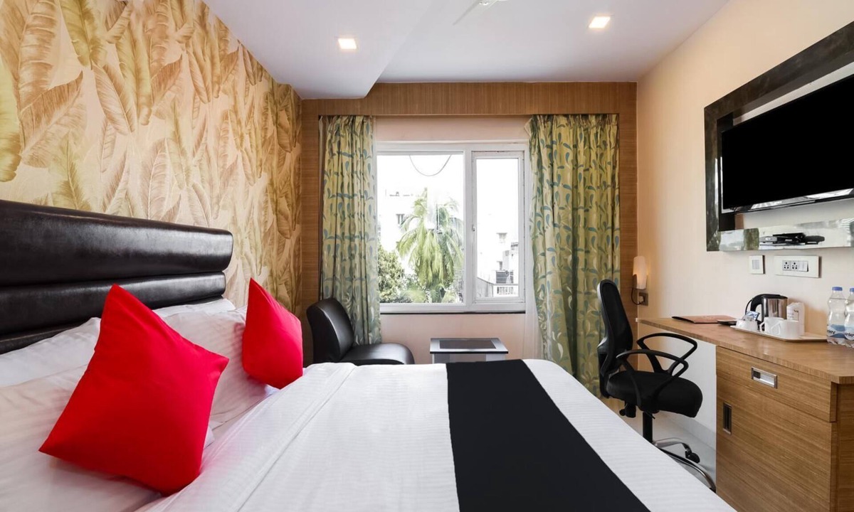 Dwaraka Nagar Hotel | Rohhotel