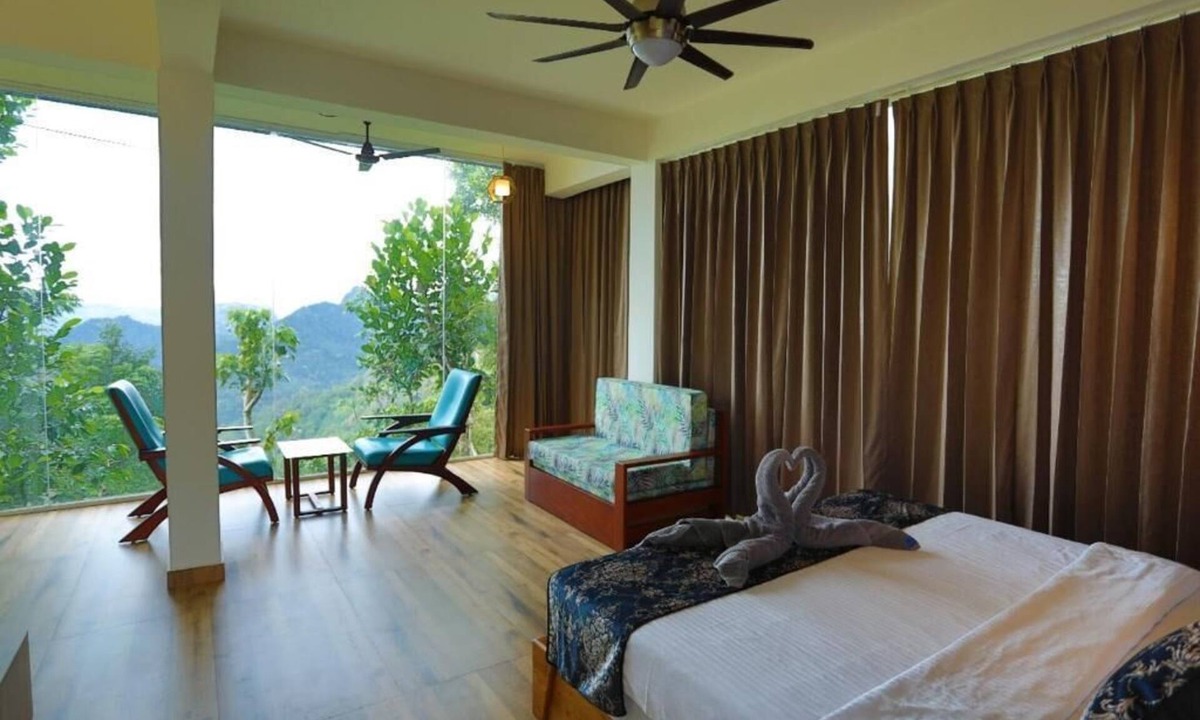 Devikolam Hotel | Roots Munnar