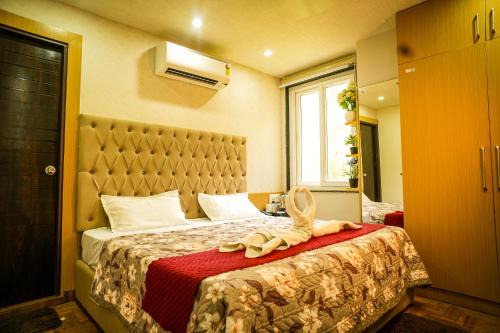 Bullawala Hotel | Rose Manor suites
