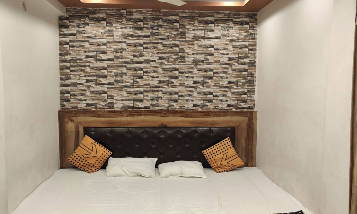 Allahabad Hotel | Royal Kashi Lodge