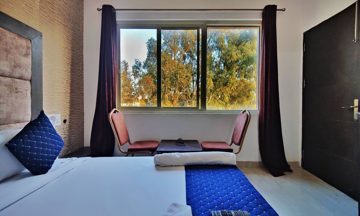 Zirakpur Hotel | Royal Regency