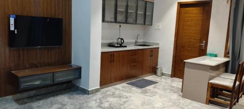 Sirkazhi House | Royale Inn Hotel