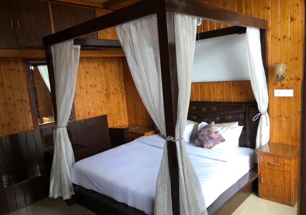 Kasauli Hotel | Rustic Villa