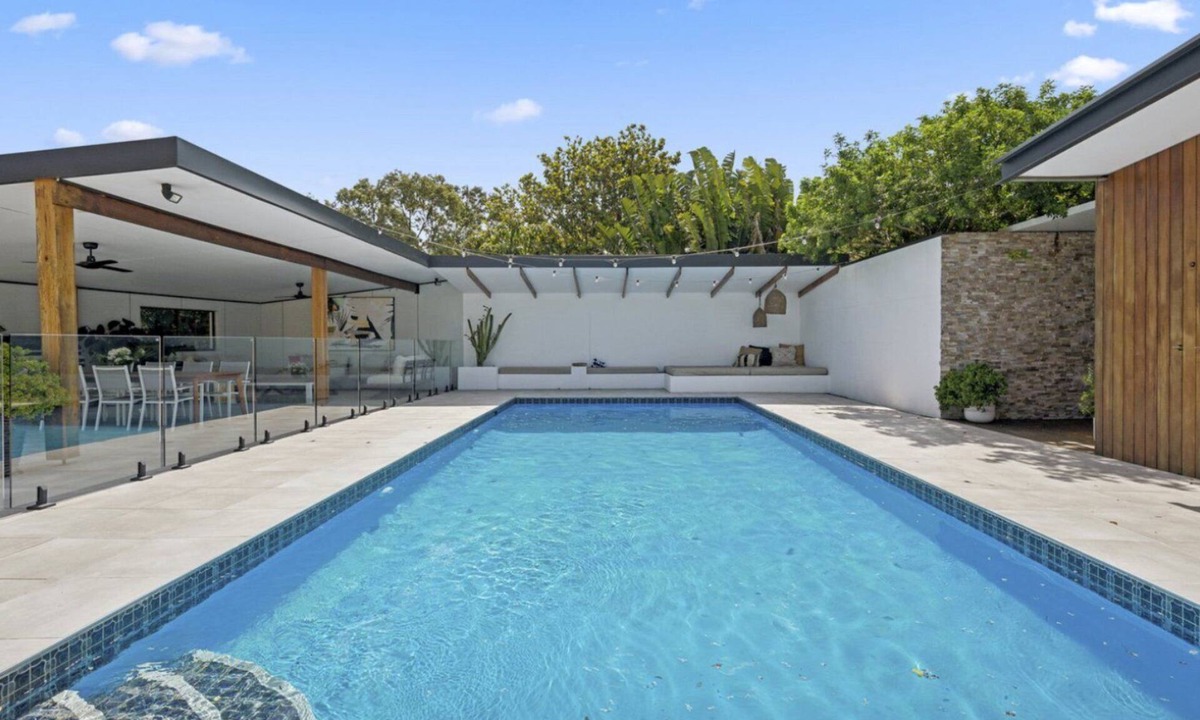 Korora House | Sapphire Del Mar - Stunning, Pool, Sauna, Gym, Spa, Sleeps 13