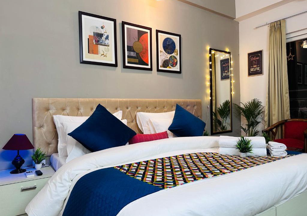 Greater Noida Apartment | Sapphire Skies By BuddiesHome